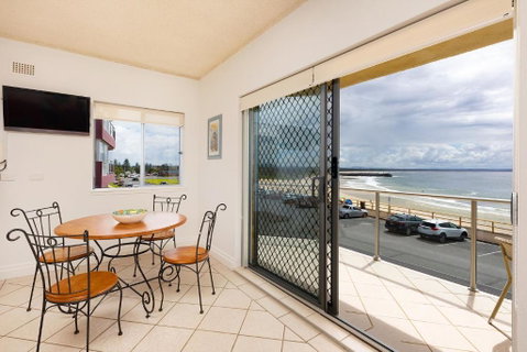 At The Beach, Debra Court Unit 5 - Melbourne Tourism 0