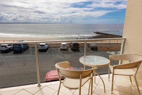 At The Beach, Debra Court Unit 5 - Melbourne Tourism 3
