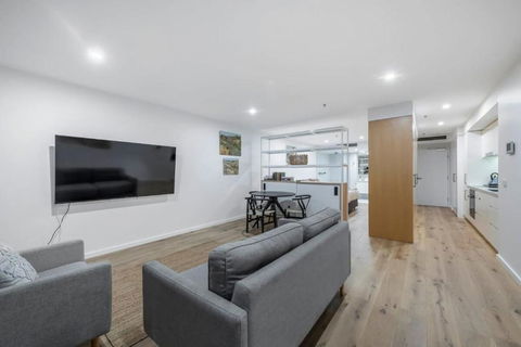 Architectural Delight On Lonsdale - Melbourne Tourism 2