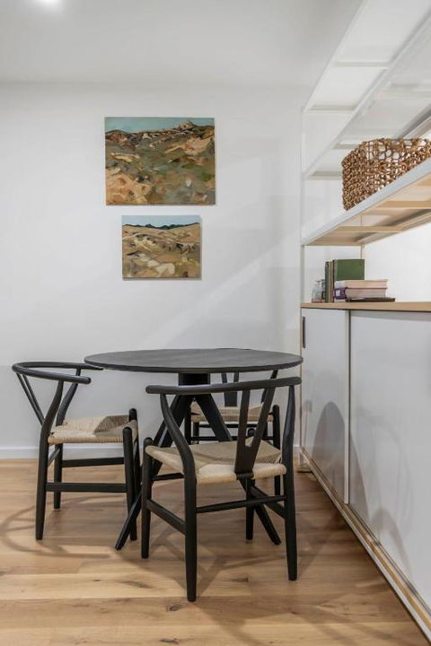 Architectural Delight On Lonsdale - Melbourne Tourism 4