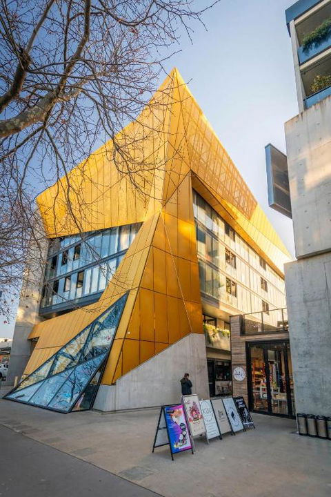 Architectural Delight On Lonsdale - Melbourne Tourism 1