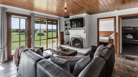Apollo Bay Cottages- Sabine - Melbourne Tourism 0