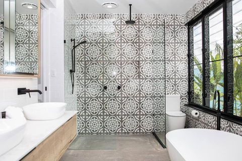 Azure Port Douglas - Luxurious & Modern - Melbourne Tourism 4