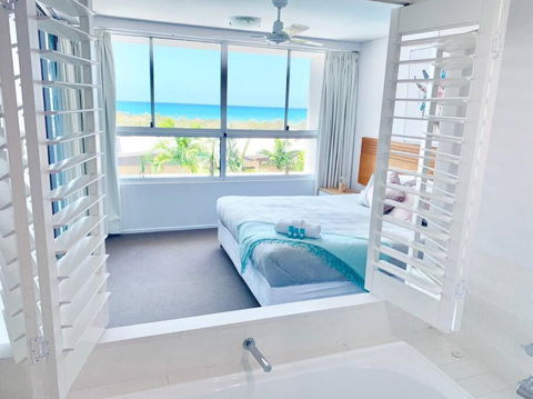 Azure Sea, Oceanviews, Wifi, 2 Pools + Gym - Melbourne Tourism 0