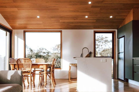 B E R T I E - Central Bicheno - Melbourne Tourism 1