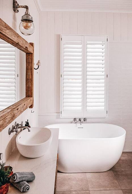 BAY PROPERTIES . Beach House Yamba - Melbourne Tourism 2