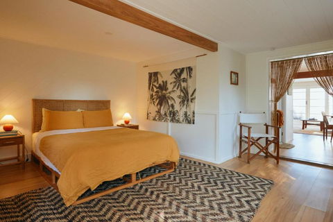 BAY PROPERTIES . The Sailors Bungalow - Melbourne Tourism 1