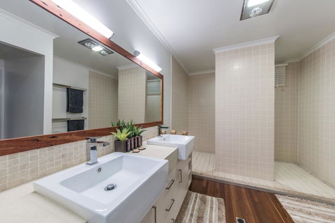 Hayman Views - Melbourne Tourism 3