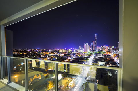M&A Apartments - Melbourne Tourism 13