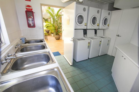 Port Douglas Apartments - Adults Only Oasis - Melbourne Tourism 35
