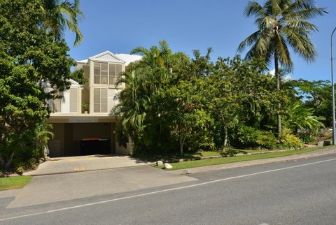Port Douglas Apartments - Adults Only Oasis - Melbourne Tourism 28