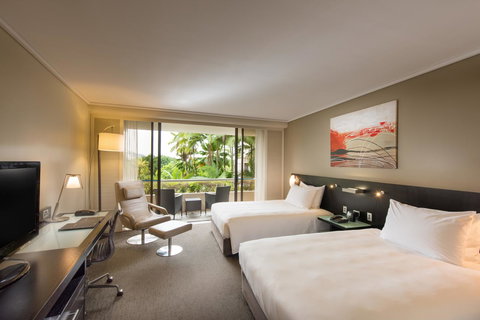 Hilton Cairns - Melbourne Tourism 8