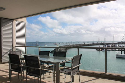 Private Seaview Apartment At Peninsula - Airlie Beach - Melbourne Tourism 3