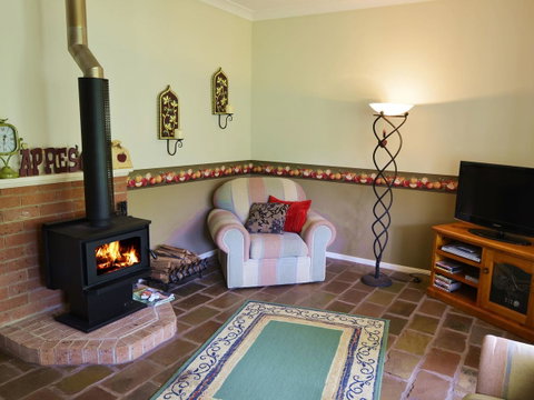 Apple Tree Cottage Montville - Melbourne Tourism 4