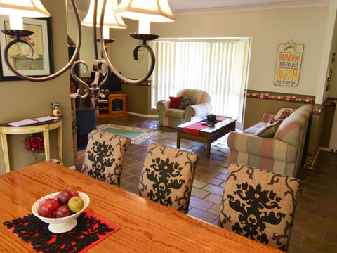 Apple Tree Cottage Montville - Melbourne Tourism 5