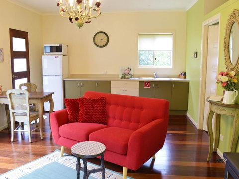 Apple Tree Cottage Montville - Melbourne Tourism 16