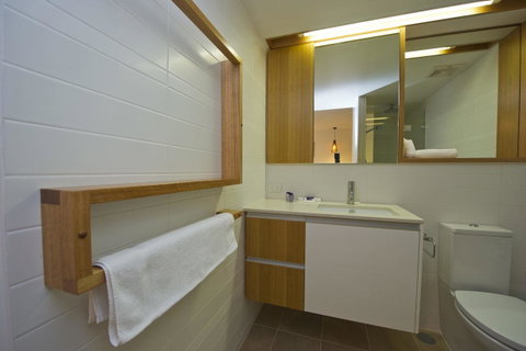 Maggies Beachfront Apartment 8 - Melbourne Tourism 4