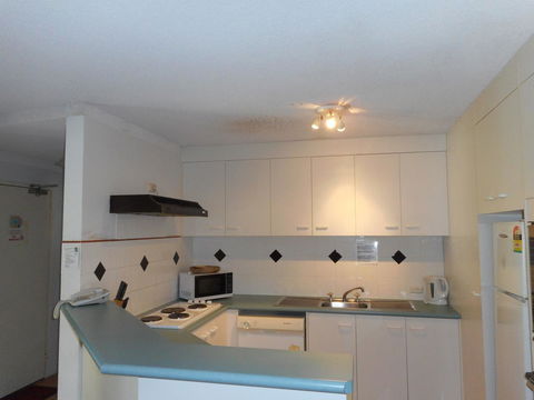 Placid Waters Holiday Apartments - Melbourne Tourism 12