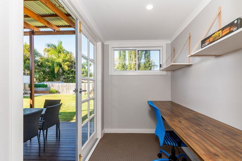 Fabulous Family Destination In Paradise Parade, Bongaree - Melbourne Tourism 9