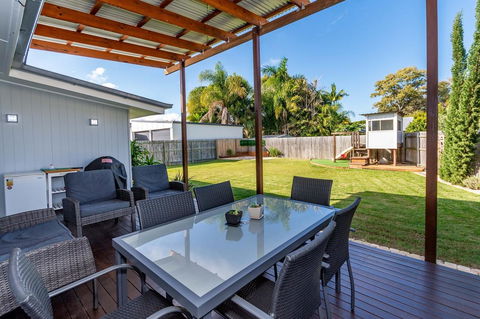 Fabulous Family Destination In Paradise Parade, Bongaree - Melbourne Tourism 5