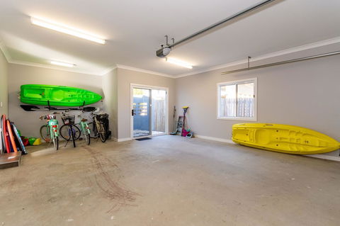Fabulous Family Destination In Paradise Parade, Bongaree - Melbourne Tourism 4