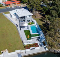 Stunning Canal Home Oh So Close To The Waterfront - Melbourne Tourism