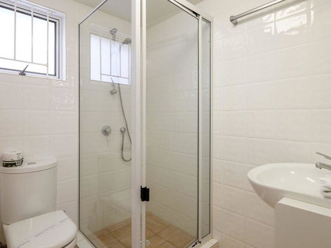 Beachies 3 - Melbourne Tourism 1