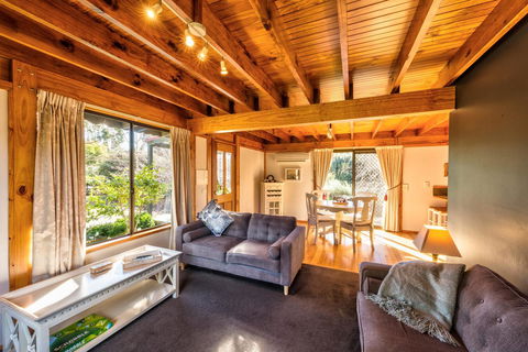 Parnella Adventure Bay, Bruny Island - Melbourne Tourism 2