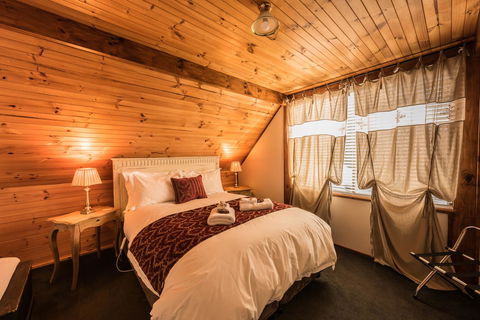 Parnella Adventure Bay, Bruny Island - Melbourne Tourism 7