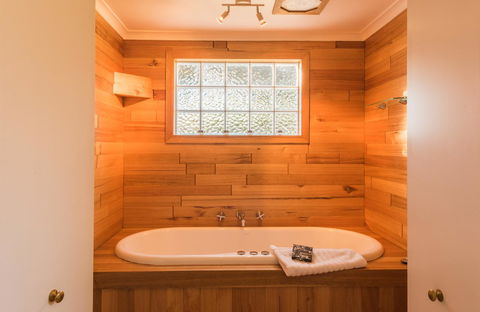 Parnella Adventure Bay, Bruny Island - Melbourne Tourism 13