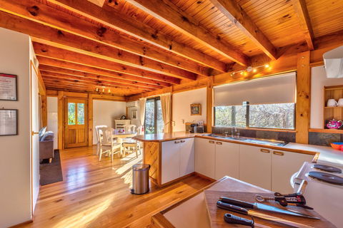 Parnella Adventure Bay, Bruny Island - Melbourne Tourism 6