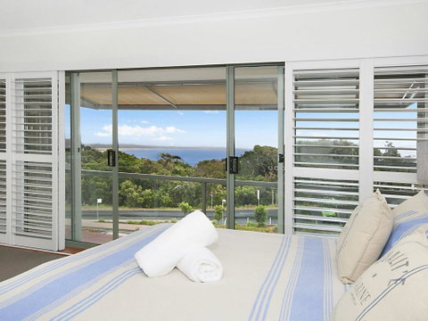 #8 James Cook Apartments - Melbourne Tourism 0
