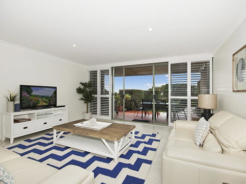 #8 James Cook Apartments - Melbourne Tourism 3