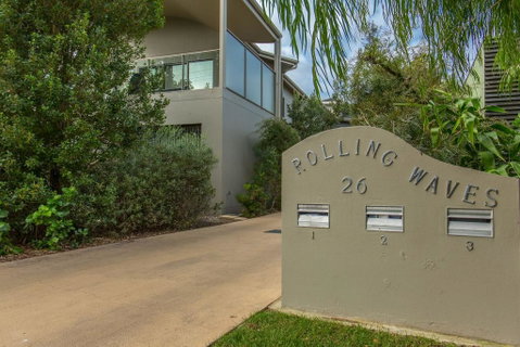 'Rolling Waves 2' On Ocean Drive - Melbourne Tourism 0