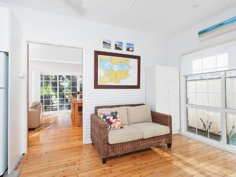 'The Croft' 11 Boulder Bay Rd - Cosy Beach House With Aircon & Only 270m To The Beach - Melbourne Tourism 3
