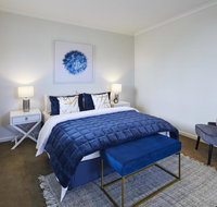 1 Bdrm Top Floor Apt With Sunroom - Melbourne Tourism