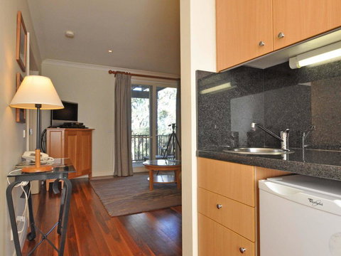 1 Bedroom Executive Villa Located Within Cypress Lakes - Melbourne Tourism 2