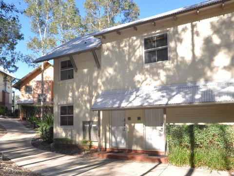 1 Bedroom Executive Villa Located Within Cypress Lakes - Melbourne Tourism 3