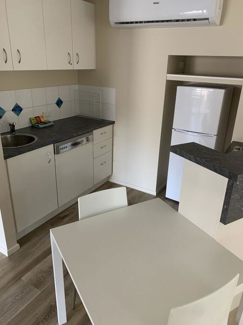 1 Bedroom Unit In 4 Star Tropical Resort In Noosaville - Melbourne Tourism 2
