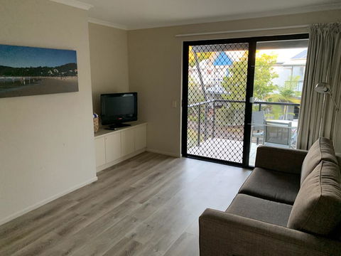 1 Bedroom Unit In 4 Star Tropical Resort In Noosaville - Melbourne Tourism 3