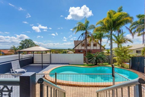 1-33 Tingira Close - Rainbow Beach, Gorgeous Ocean Views, Swimming Pool, Air Conditioning - Melbourne Tourism 3