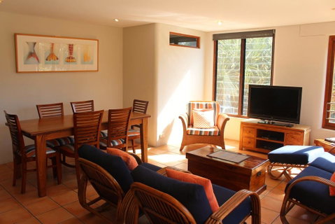 1/9 Marine Parade, Wategos Beach - Beachbound - Melbourne Tourism 3