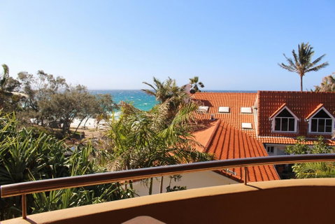 1/9 Marine Parade, Wategos Beach - Beachbound - Melbourne Tourism 0