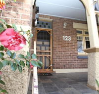 123 Hill St Heart of Orange Double Brick - Melbourne Tourism