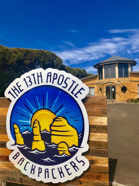 13th Apostle Backpackers - Melbourne Tourism 3