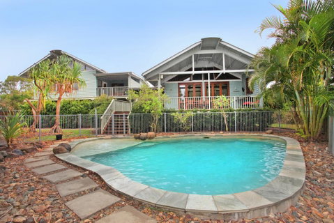 18 Northbeach Place, Mudjimba Beach - Pet Friendly, Linen Included, WIFI - Melbourne Tourism 1