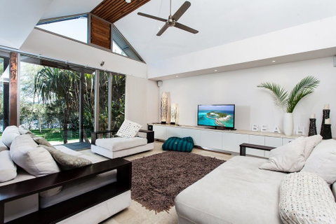 18A Childe Street, Belongil Beach - Belongil Beach Pavilion House - Melbourne Tourism 0