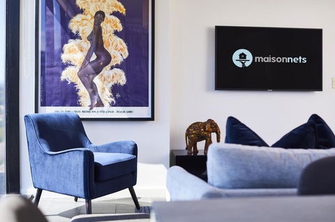 2 Bdrm 2 Bthrm Apt With Balcony Views Pool And Gym - Melbourne Tourism 0