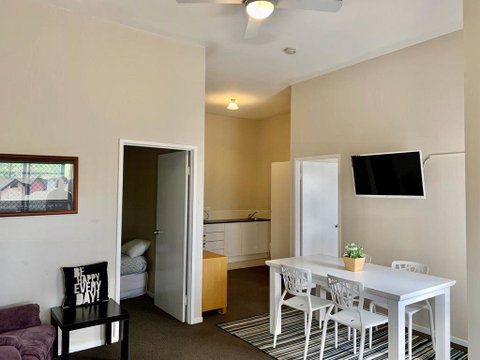 2 Bed Rooms Granny Flat - Complete Privacy - Melbourne Tourism 2