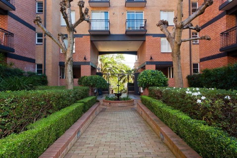2 Bed Sydney Executive Apt Close To City - Melbourne Tourism 3